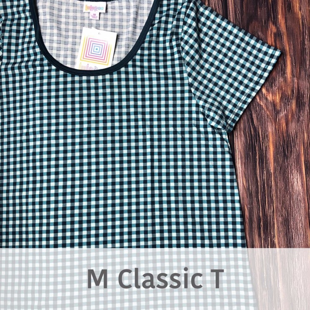 LULAROE MEDIUM CLASSIC TEE